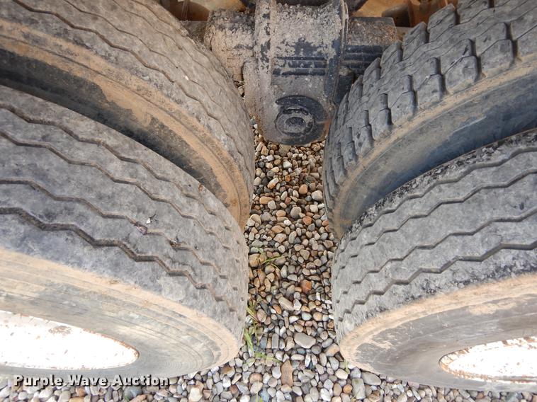 image for item DC8695 1990 Hilbilt end dump trailer