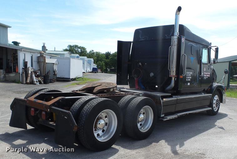 image for item DE7819 1995 White GMC WIA semi truck