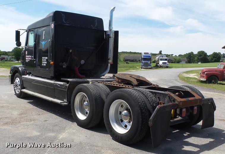 image for item DE7819 1995 White GMC WIA semi truck