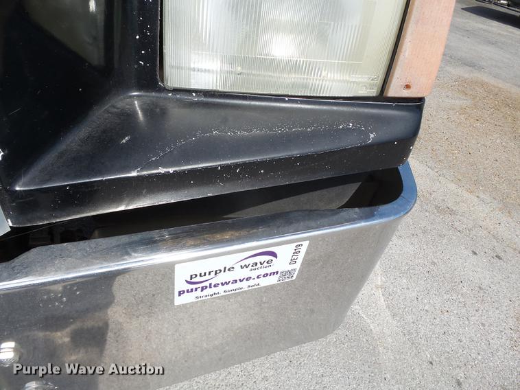 image for item DE7819 1995 White GMC WIA semi truck