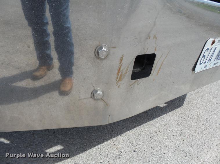 image for item DE7819 1995 White GMC WIA semi truck