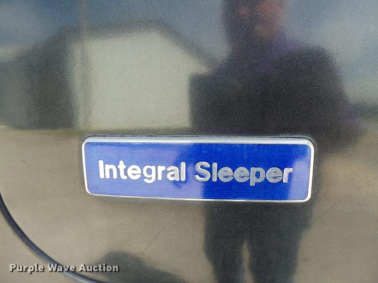 image for item DE7819 1995 White GMC WIA semi truck