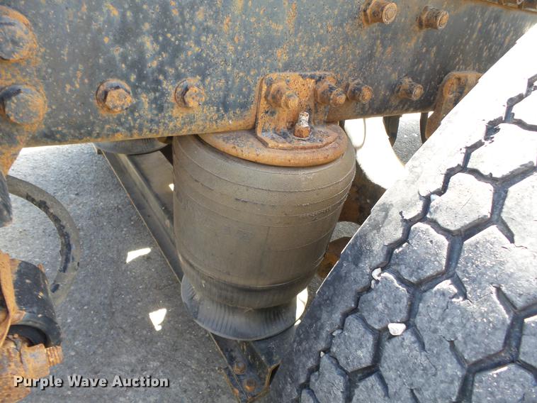 image for item DE7819 1995 White GMC WIA semi truck