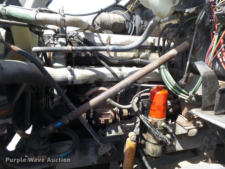 image for item DE7819 1995 White GMC WIA semi truck