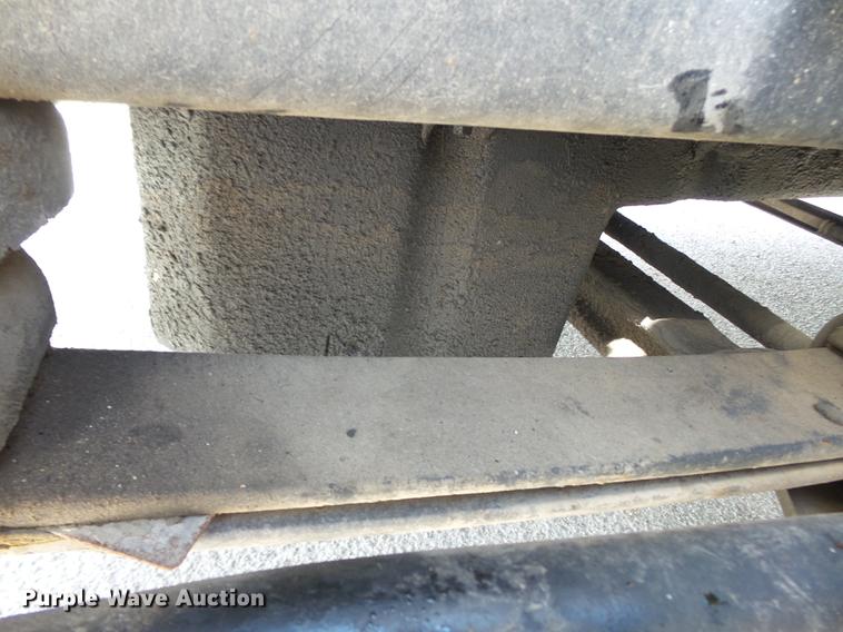 image for item DE7819 1995 White GMC WIA semi truck