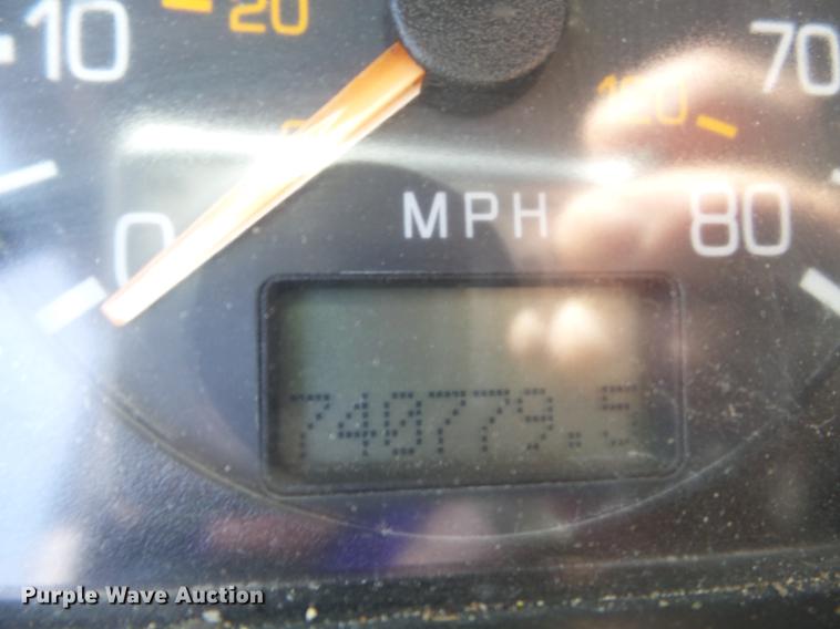 image for item DE7819 1995 White GMC WIA semi truck