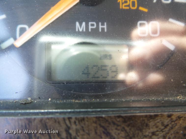 image for item DE7819 1995 White GMC WIA semi truck