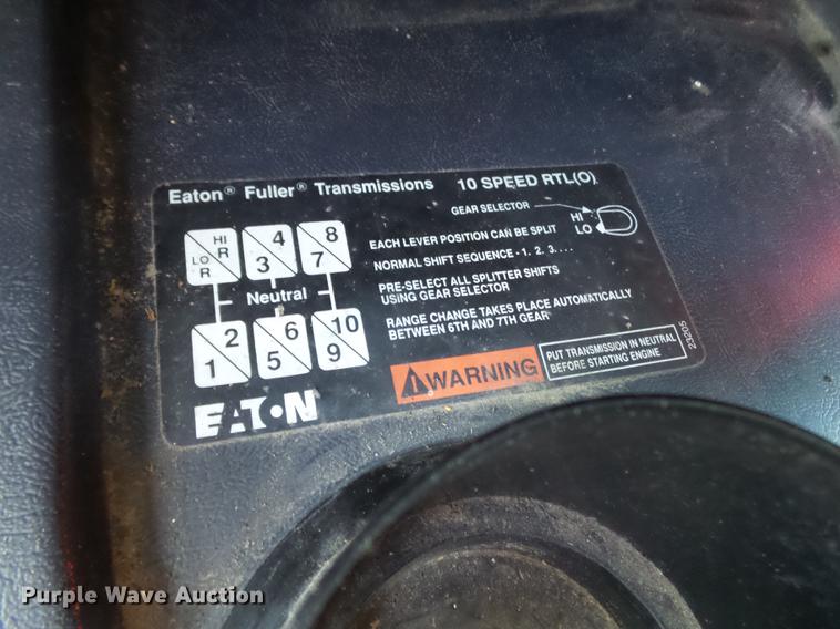 image for item DE7819 1995 White GMC WIA semi truck