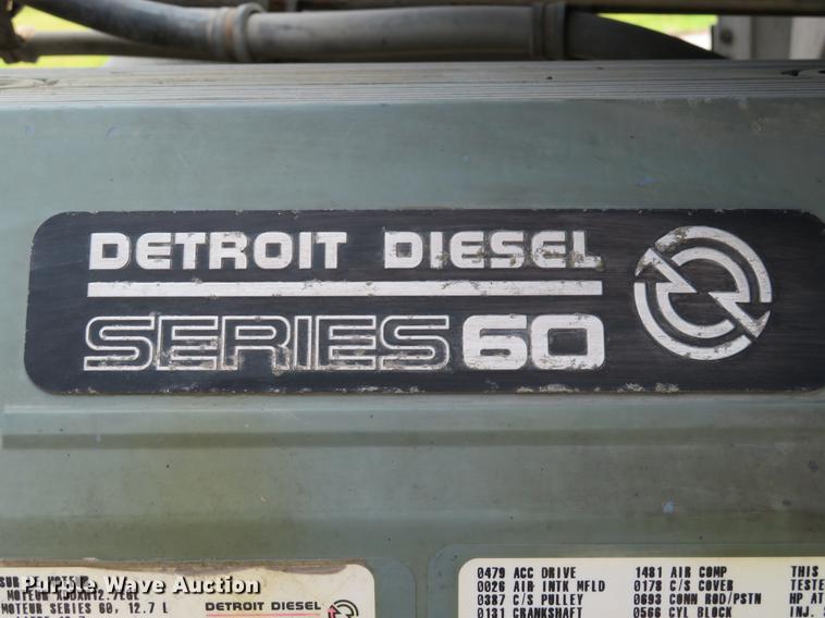 image for item DE8109 2000 Freightliner FLD120 semi truck