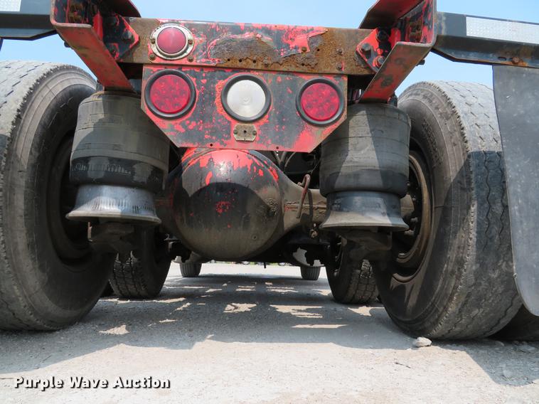 image for item DE8109 2000 Freightliner FLD120 semi truck