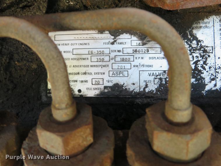 image for item DE8124 1985 Mack R688ST semi truck