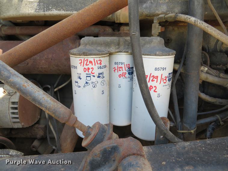 image for item DE8124 1985 Mack R688ST semi truck