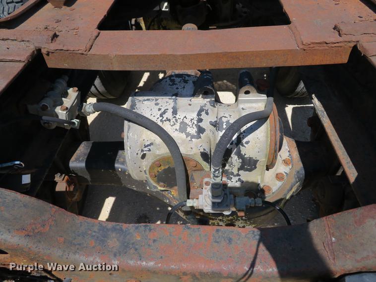 image for item DE8124 1985 Mack R688ST semi truck