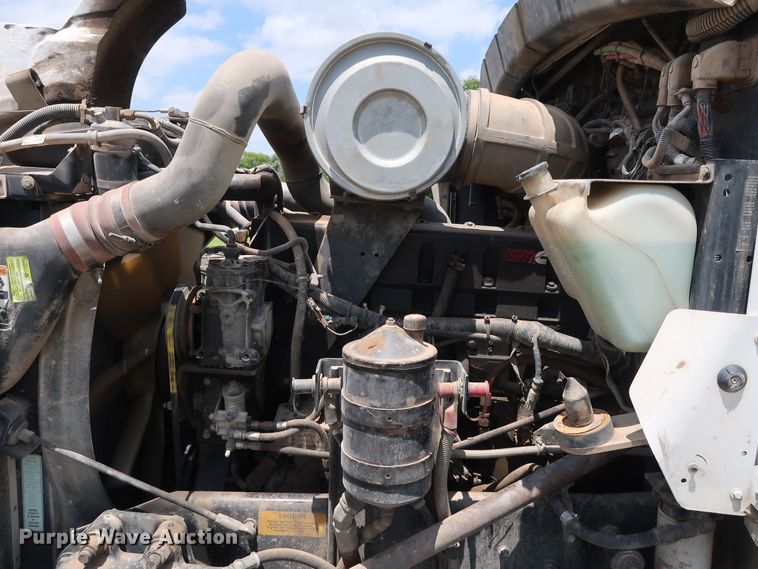 image for item DG4014 2000 Kenworth T800B semi truck