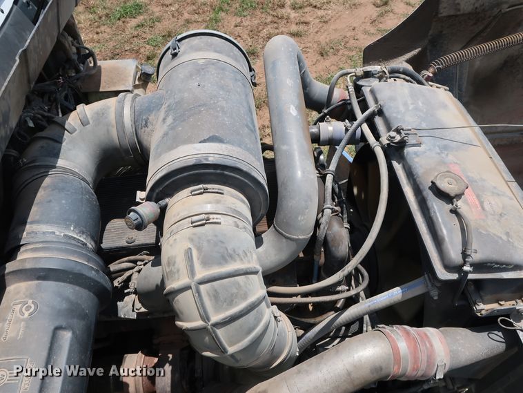 image for item DG4014 2000 Kenworth T800B semi truck