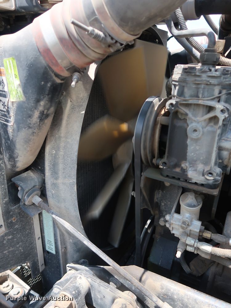 image for item DG4014 2000 Kenworth T800B semi truck