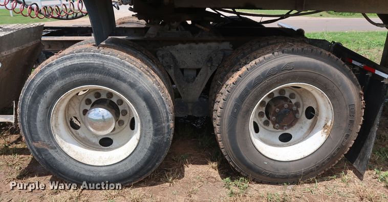 image for item DG4014 2000 Kenworth T800B semi truck