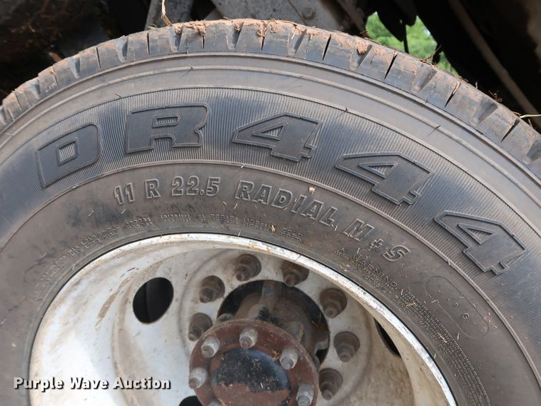 image for item DG4014 2000 Kenworth T800B semi truck