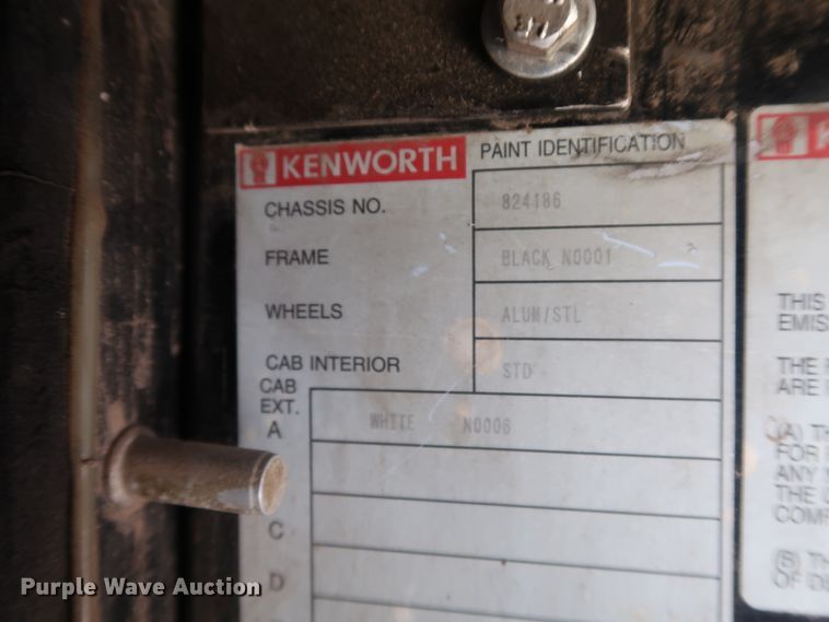 image for item DG4014 2000 Kenworth T800B semi truck