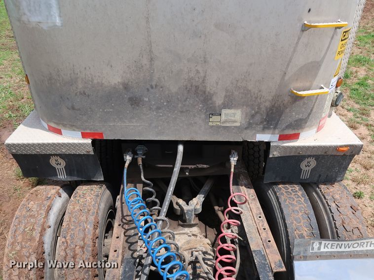 image for item DG4015 2002 Travis S/96 end dump trailer