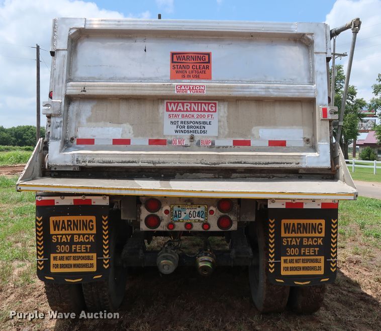 image for item DG4015 2002 Travis S/96 end dump trailer