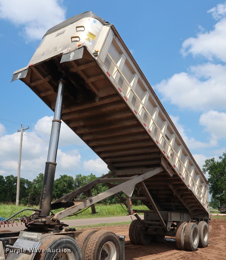 image for item DG4015 2002 Travis S/96 end dump trailer