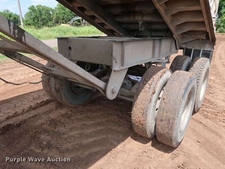 image for item DG4015 2002 Travis S/96 end dump trailer