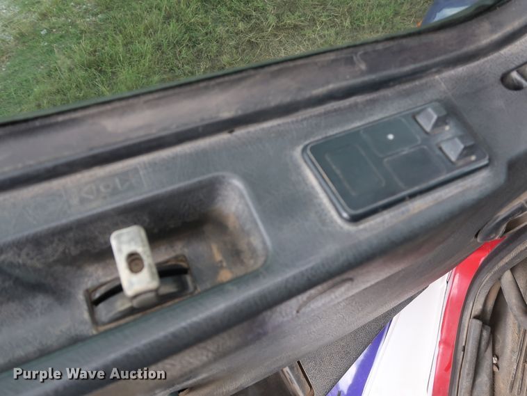 image for item DG4026 2000 Volvo VNM semi truck