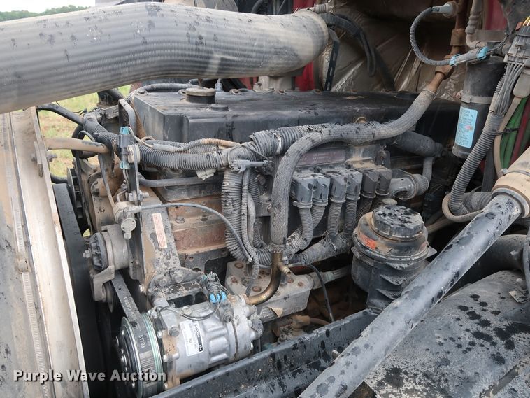 image for item DG4026 2000 Volvo VNM semi truck