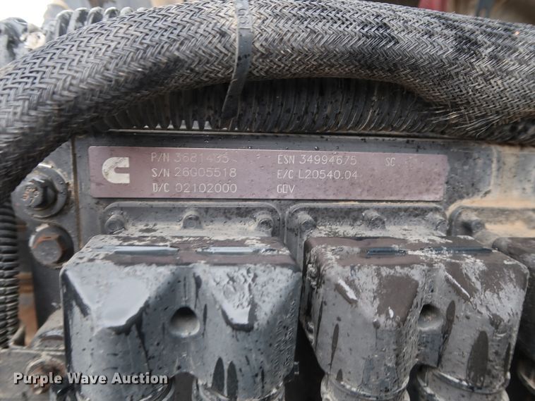 image for item DG4026 2000 Volvo VNM semi truck