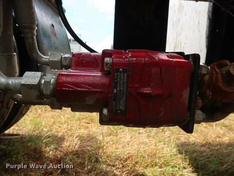 image for item DG4026 2000 Volvo VNM semi truck