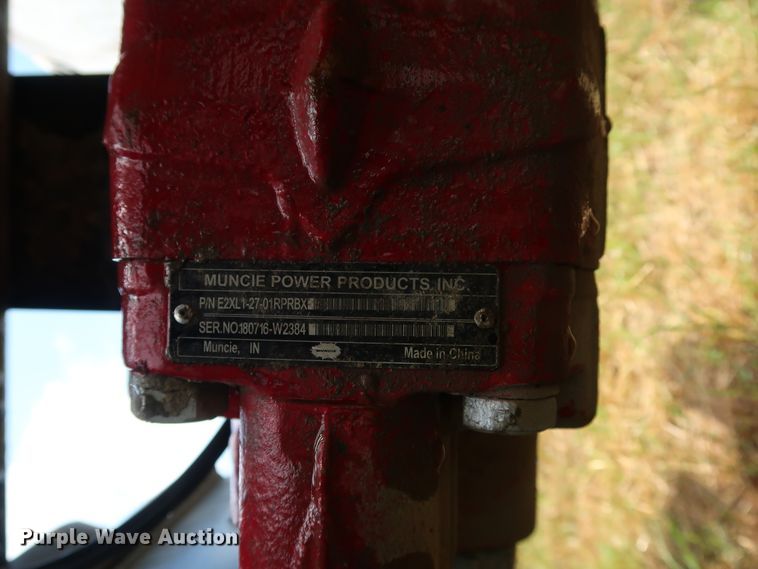 image for item DG4026 2000 Volvo VNM semi truck