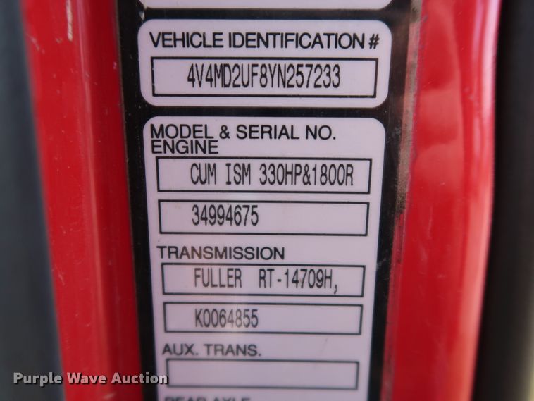 image for item DG4026 2000 Volvo VNM semi truck