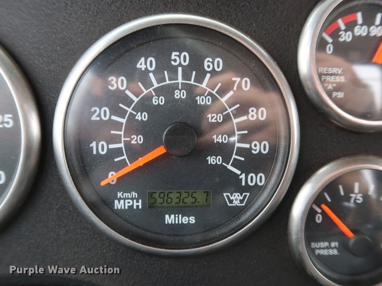 image for item DG4030 2012 Western Star 4900FA semi truck