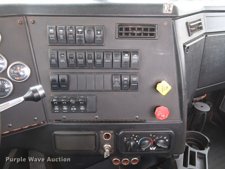 image for item DG4030 2012 Western Star 4900FA semi truck