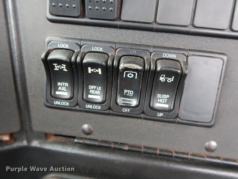 image for item DG4030 2012 Western Star 4900FA semi truck