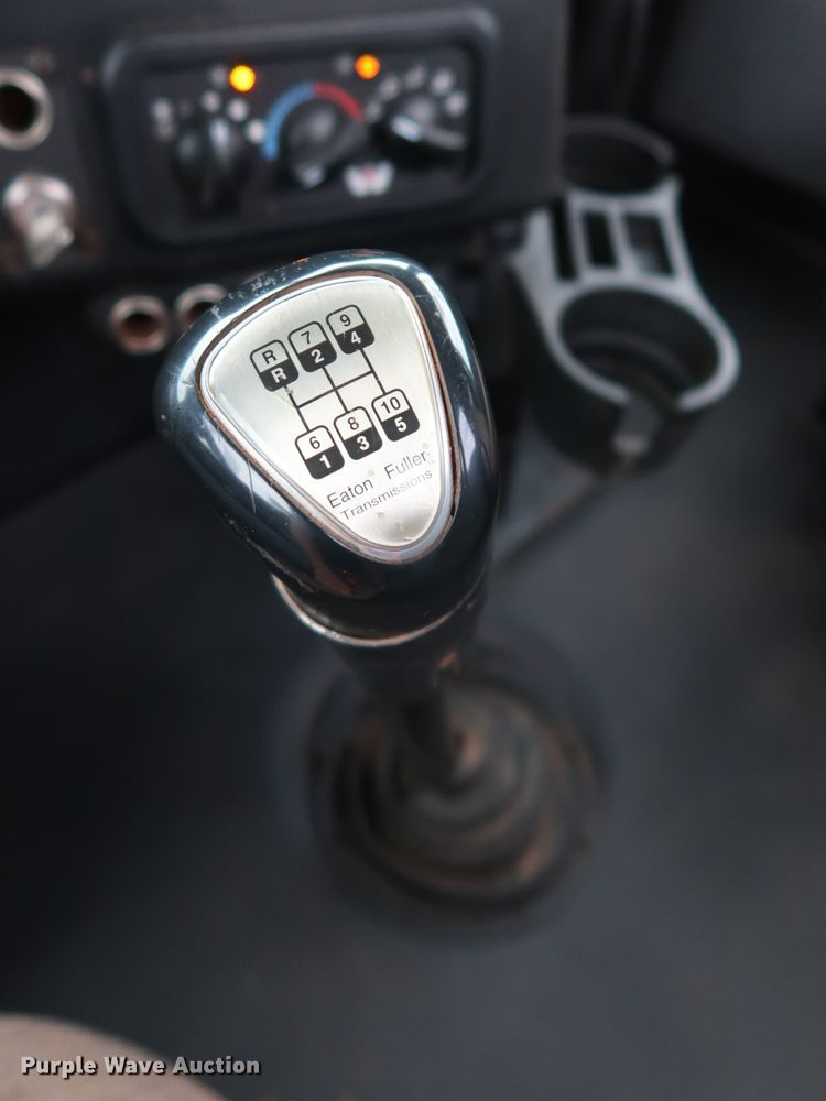 image for item DG4030 2012 Western Star 4900FA semi truck