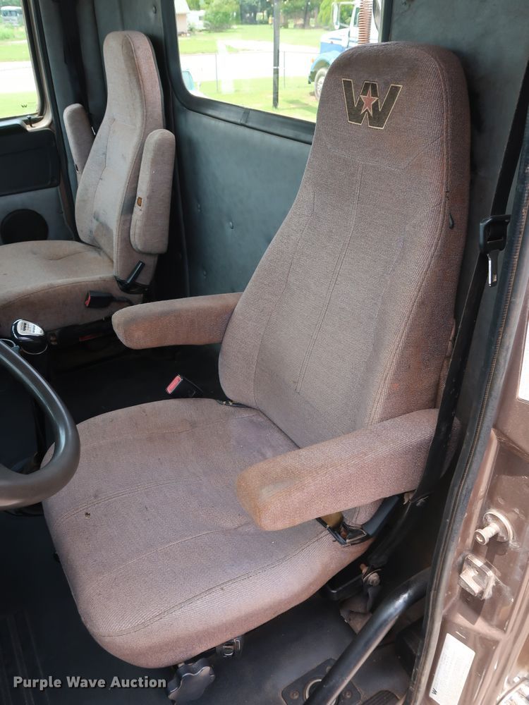 image for item DG4030 2012 Western Star 4900FA semi truck