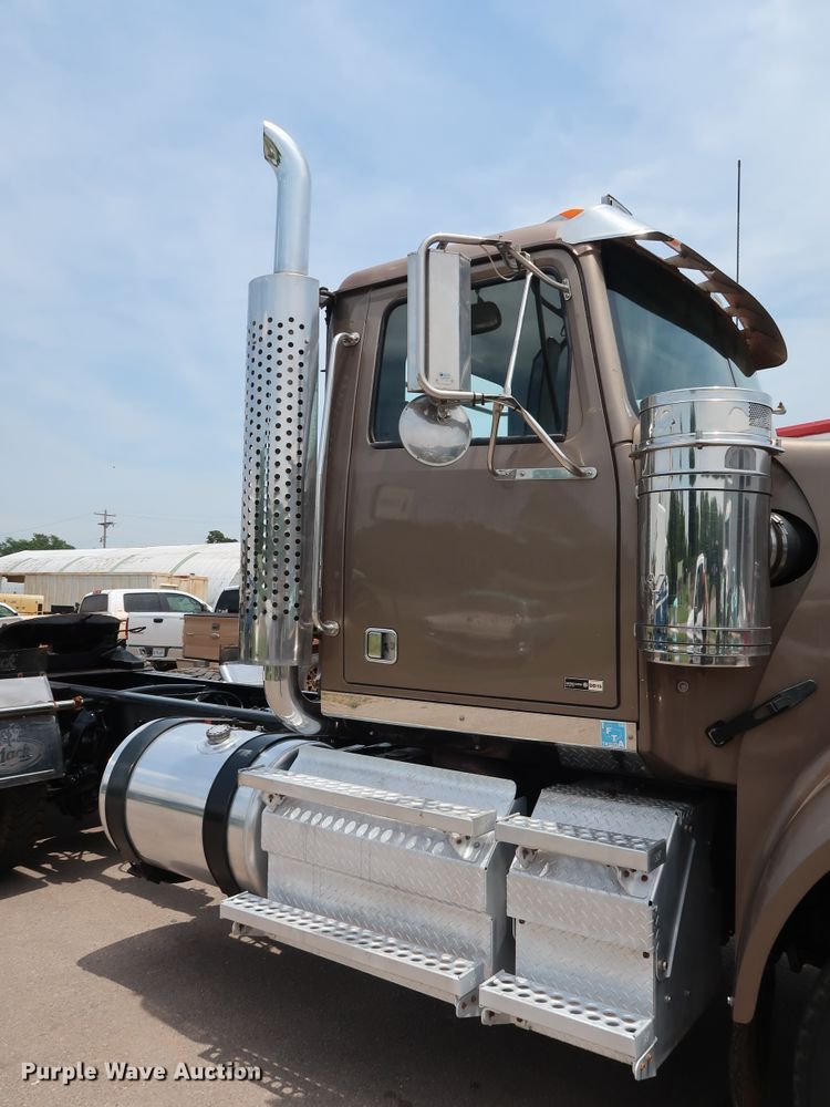 image for item DG4030 2012 Western Star 4900FA semi truck