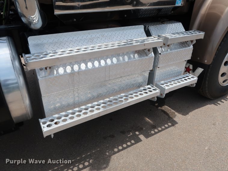 image for item DG4030 2012 Western Star 4900FA semi truck