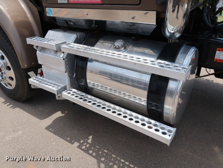 image for item DG4030 2012 Western Star 4900FA semi truck