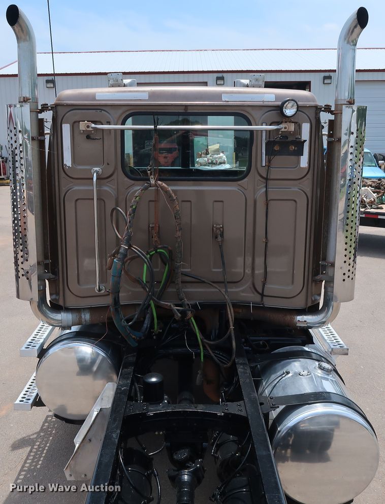 image for item DG4030 2012 Western Star 4900FA semi truck