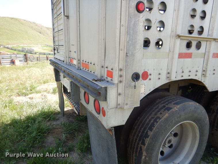 image for item DG5812 1998 Merritt Cattle Drive livestock trailer