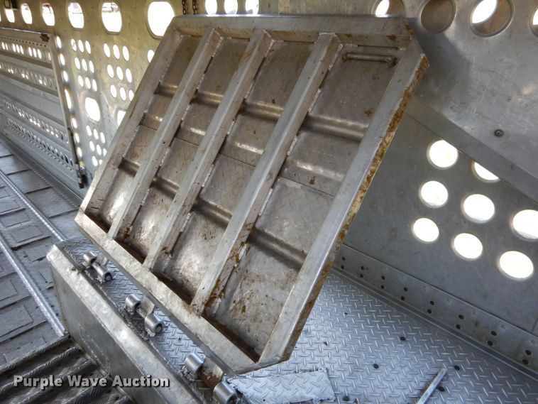 image for item DG5812 1998 Merritt Cattle Drive livestock trailer