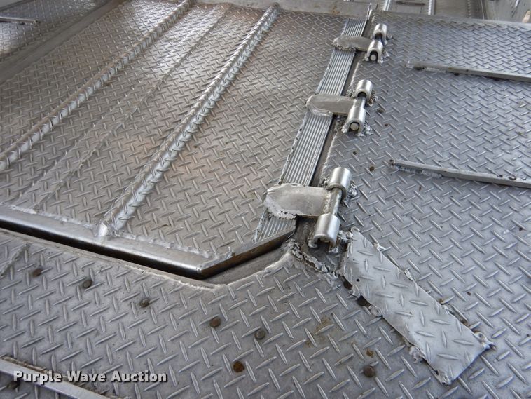 image for item DG5812 1998 Merritt Cattle Drive livestock trailer