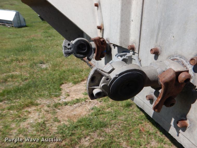 image for item DG5812 1998 Merritt Cattle Drive livestock trailer