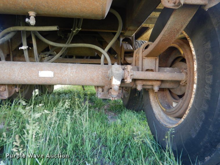 image for item DG5812 1998 Merritt Cattle Drive livestock trailer
