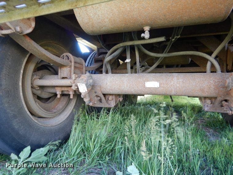 image for item DG5812 1998 Merritt Cattle Drive livestock trailer