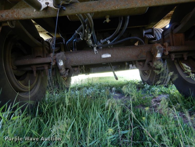 image for item DG5812 1998 Merritt Cattle Drive livestock trailer