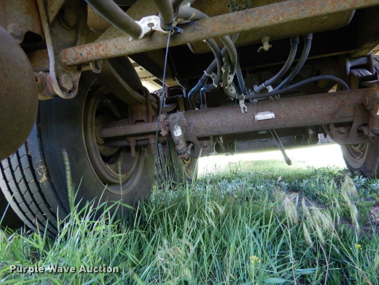 image for item DG5812 1998 Merritt Cattle Drive livestock trailer
